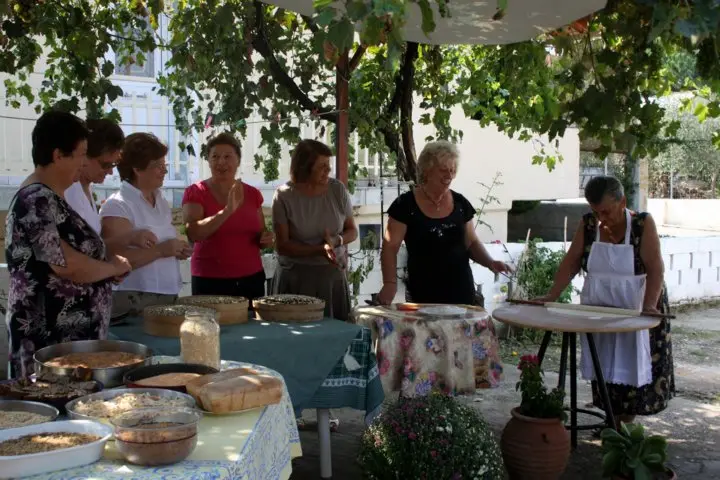 ΤΟ ΧΩΡΙΟ ΜΑΣ · 7