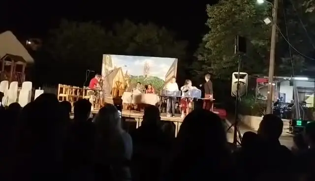 ΘΕΑΤΡΙΚΟ ΠΑΙΧΝΙΔΙ · 19